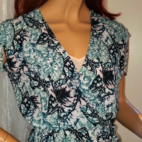 - BEBE Long green and pink dress ,size Small - Picture 3 of 17